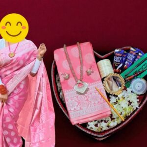 প্রিয় মানুষের জন্য সেরা গিফট প্যাকেজ । মিস্টি কালার কাতান শাড়ি